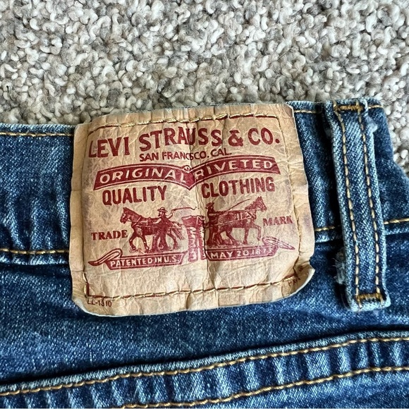 Vintage Levi’s 550 Medium Wash Relaxed Boot Cut Jeans, Size 6 - Picture 9 of 9